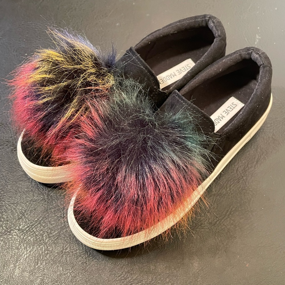 Steve Madden Faux Fur Multicolor, Pom-Pom Slip On Black Sneaker Size 6M